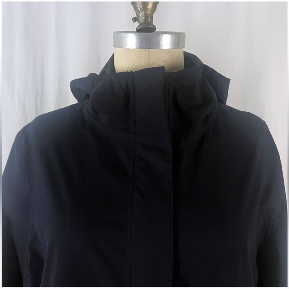 UNIQLO Blocktech Raincoat Navy blue water resistant rain jacket - Picture 4 of 9